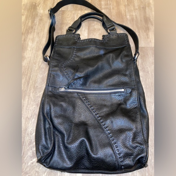 LUCKY BRAND "Abbey Road" Messenger Bag - Picture 4 of 10